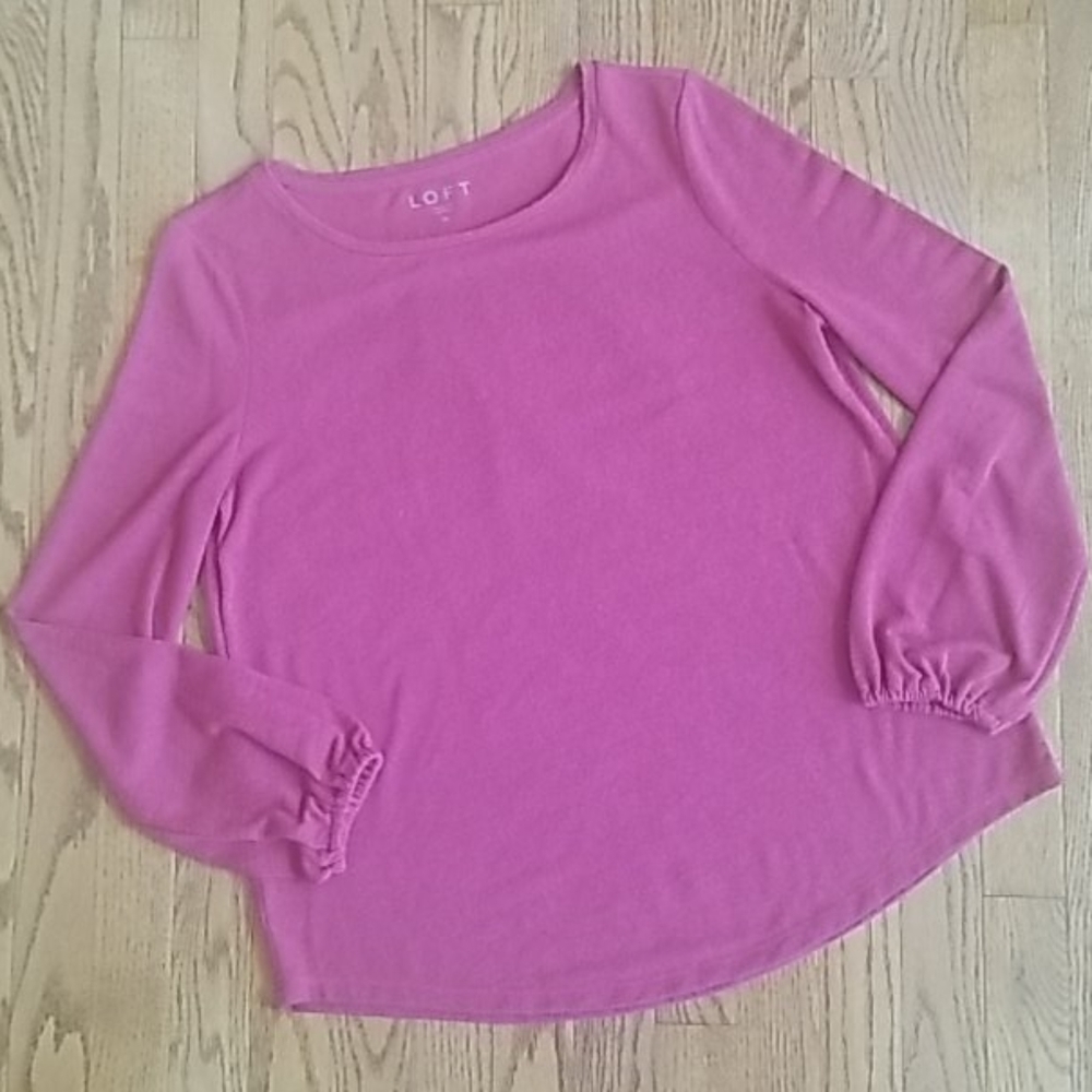 LOFT long sleeve knit top.